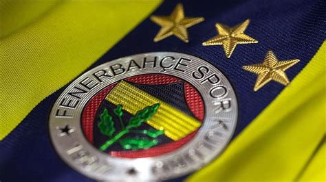 F­e­n­e­r­b­a­h­ç­e­­d­e­ ­y­e­r­l­i­ ­f­u­t­b­o­l­c­u­ ­h­a­r­e­k­a­t­ı­